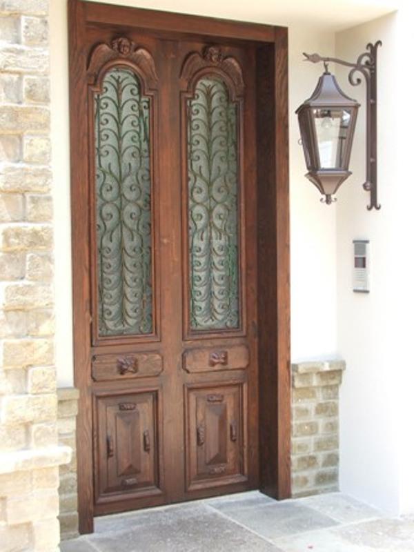 דלת כניסה בסגנון פרובנס