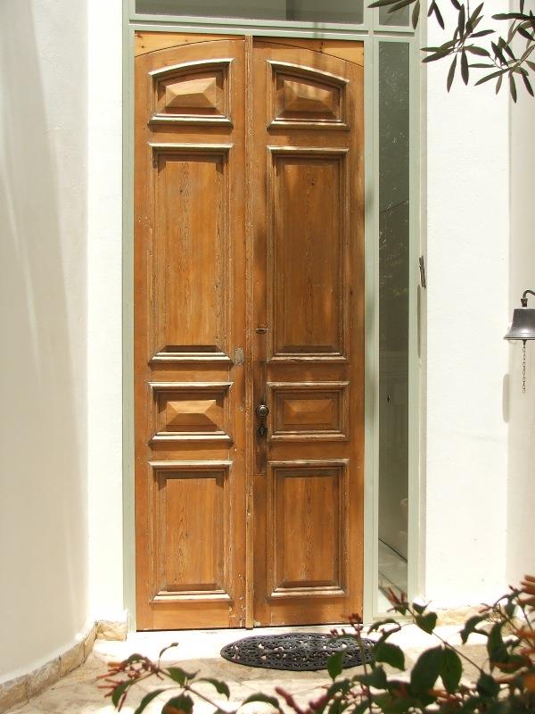 דלת משכונת רחביה בירושלים