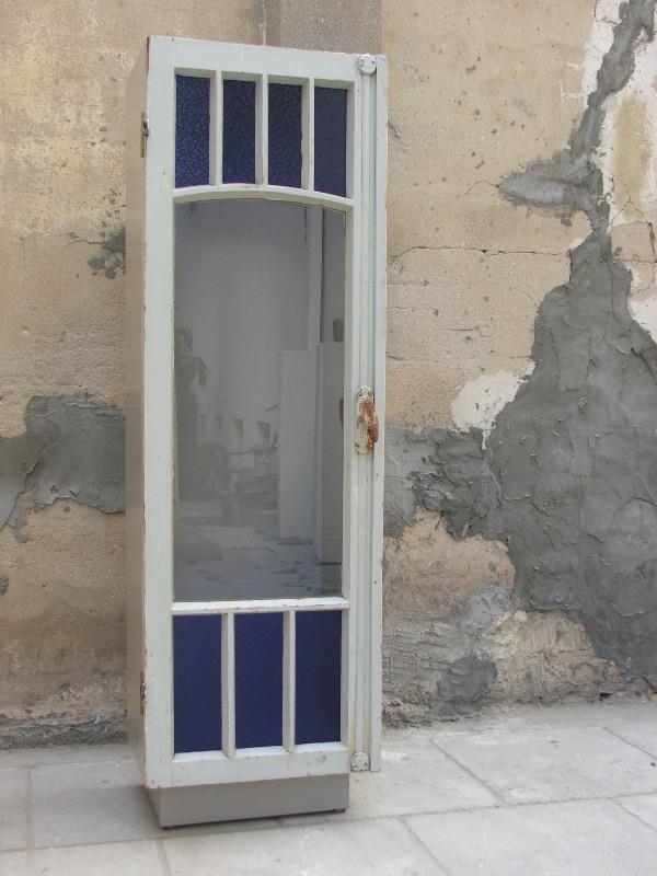 ארון מחלון עתיק מתקופת הטמפלרים
